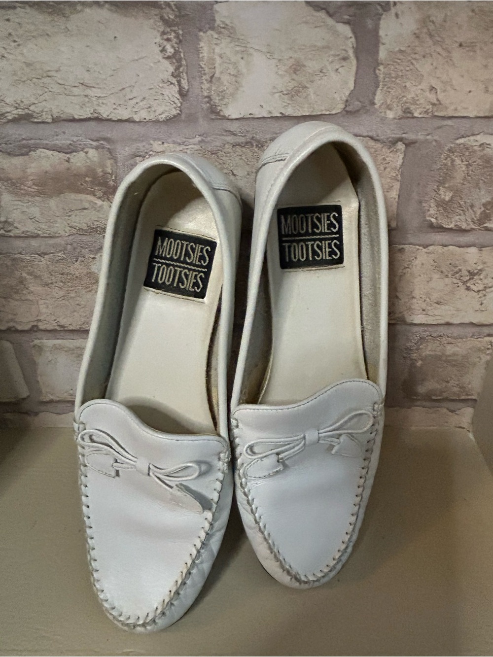 Mootsies Tootsies MOLLY White Leather Bow Loafers 7.5 M Moccasin Y2K 90s Preppy